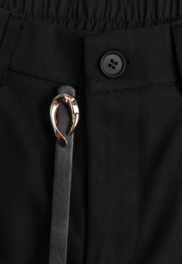 Czarne Szorty High Waist w Eleganckim Stylu z Cienkim Paskiem ze Sprzączką Rissarie