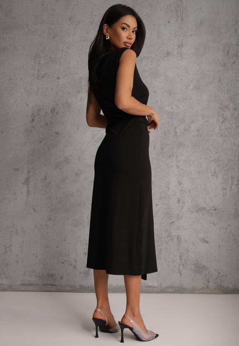 Czarna Dopasowana Sukienka Elegancka z Aplikacją w Talii Corope