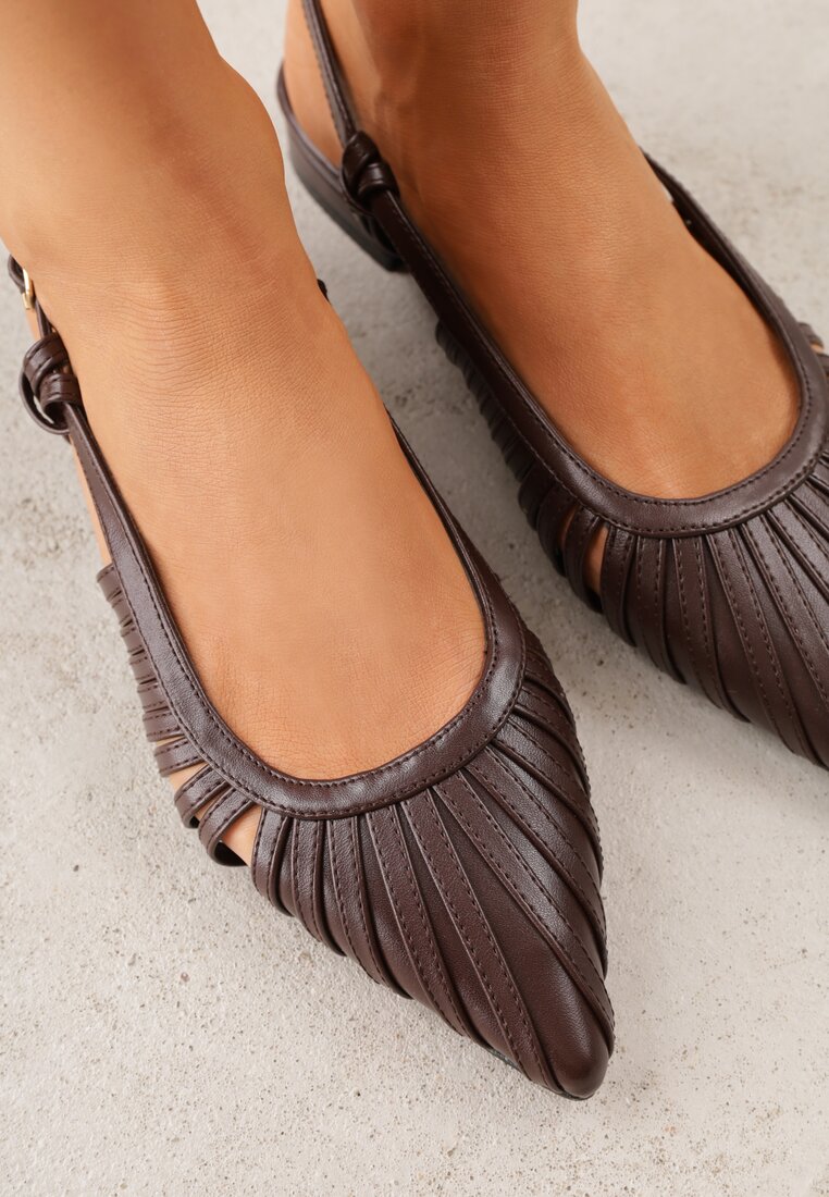 Brązowe Płąskie Sandały z Ozdobnymi Paseczkami Kahlidone