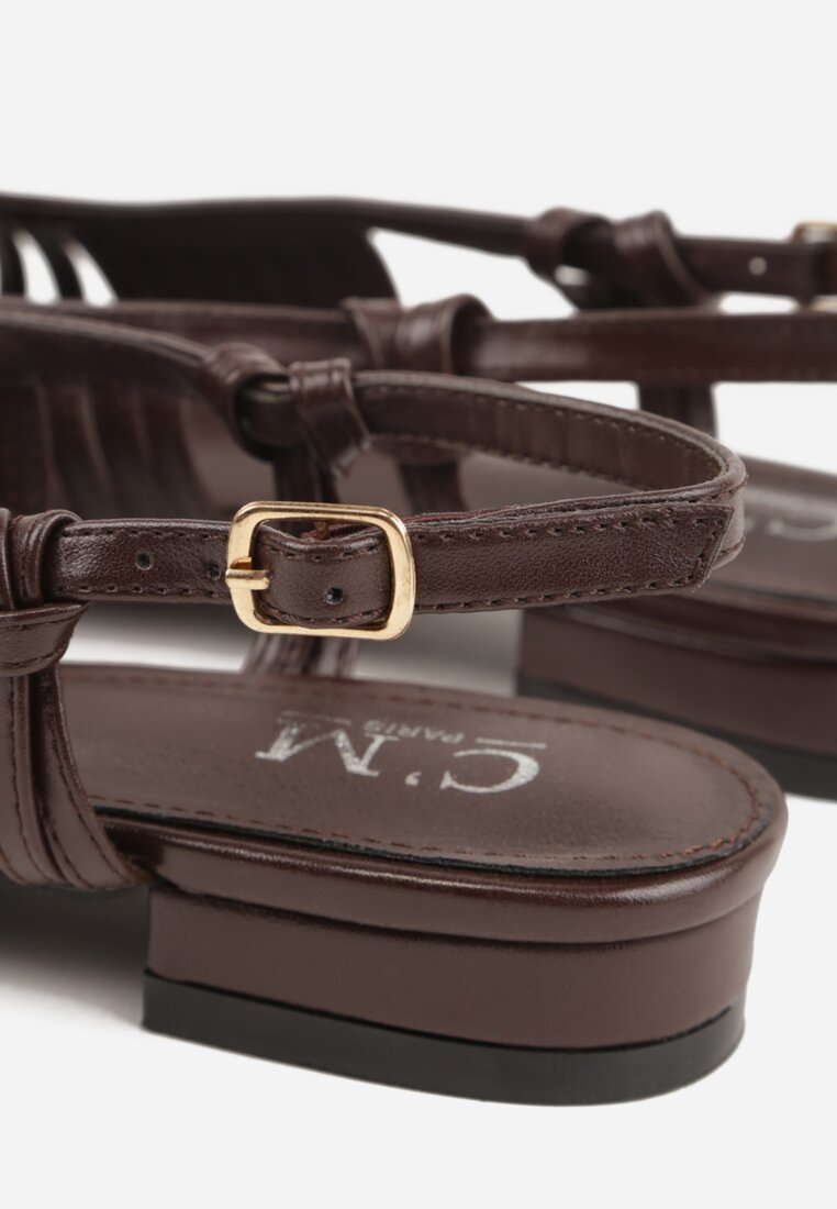 Brązowe Płąskie Sandały z Ozdobnymi Paseczkami Kahlidone