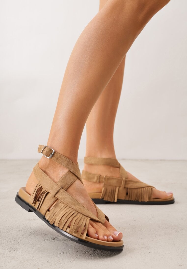 Ciemnobeżowe Sandały Typu Rzymianki Ozdobione Frędzlami Casasos