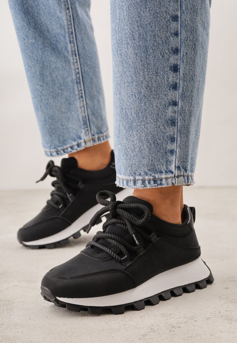 Czarne Sneakersy na Platformie Ozdobionej Tłoczeniem Zerla