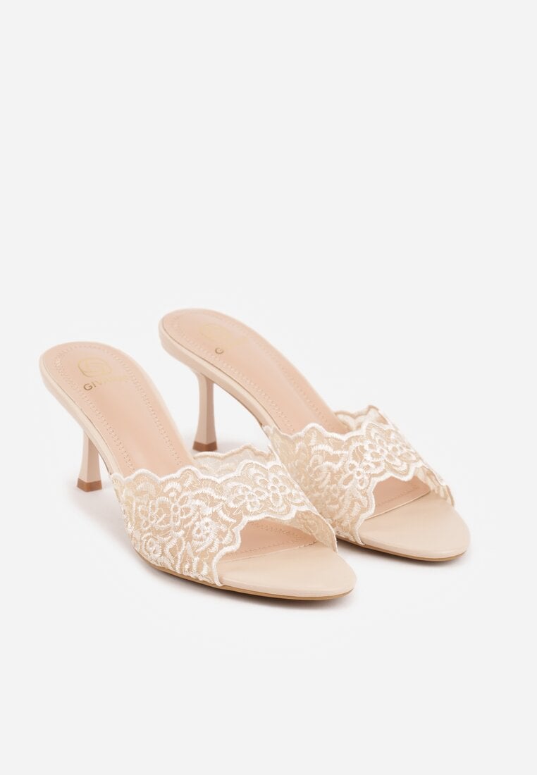 Beżowe Klapki na Metalicznej Szpilce z Koronką Theiseusa