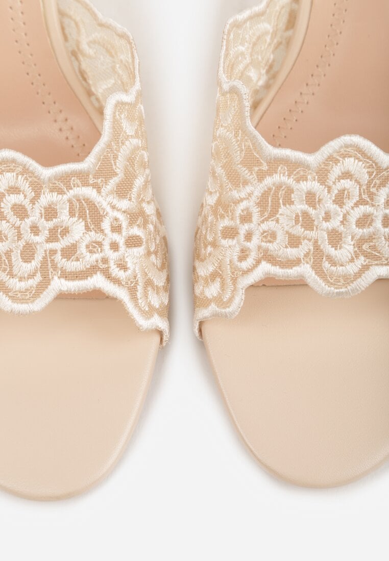 Beżowe Klapki na Metalicznej Szpilce z Koronką Theiseusa
