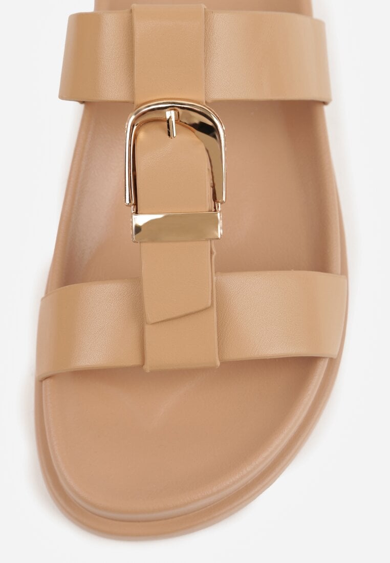 Ciemnobeżowe Klapki Ozdobione Paskiem z Metaliczną Klamrą Kellyss