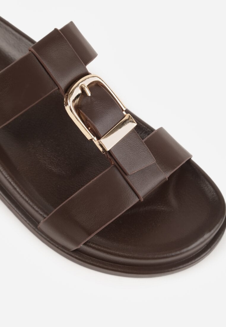 Ciemnobrązowe Klapki Ozdobione Paskiem z Metaliczną Klamrą Kellyss