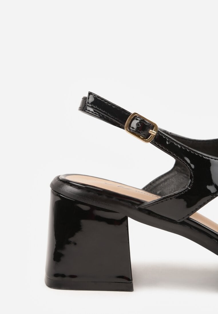 Czarne Sandały w Stylu Japonek na Niskim Słupku z Aplikacją Fyreltarish