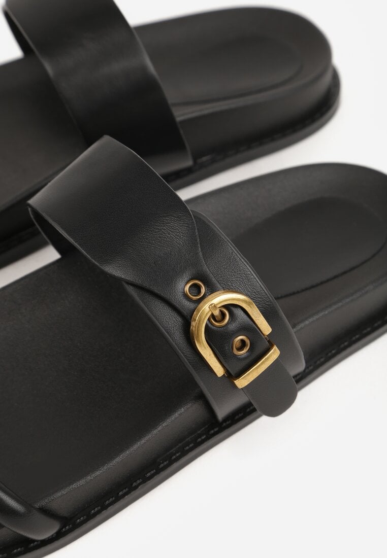 Czarne Klapki Ozdobione Paskami i Metaliczną Klamrą Ophiusi