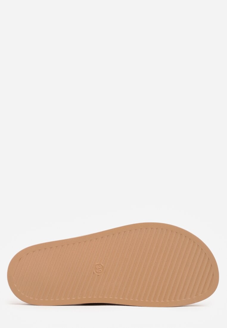 Ciemnobeżowe Klapki z Metalicznymi Klamrami Eudare