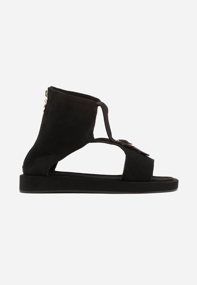 Czarne Sandały Typu Botki Ozdobione Metaliczną Klamrą z Przodu Adrasaia