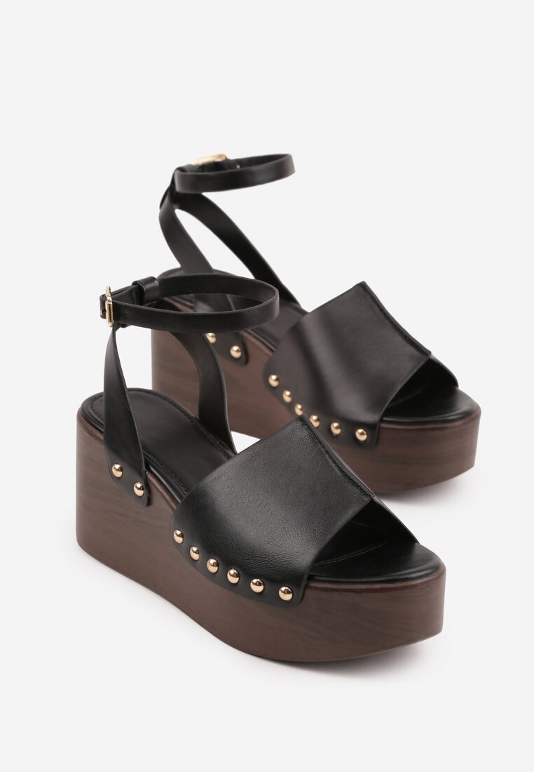 Czarne Sandały na Platformie i Koturnie z Nitami po Bokach Zaehesh