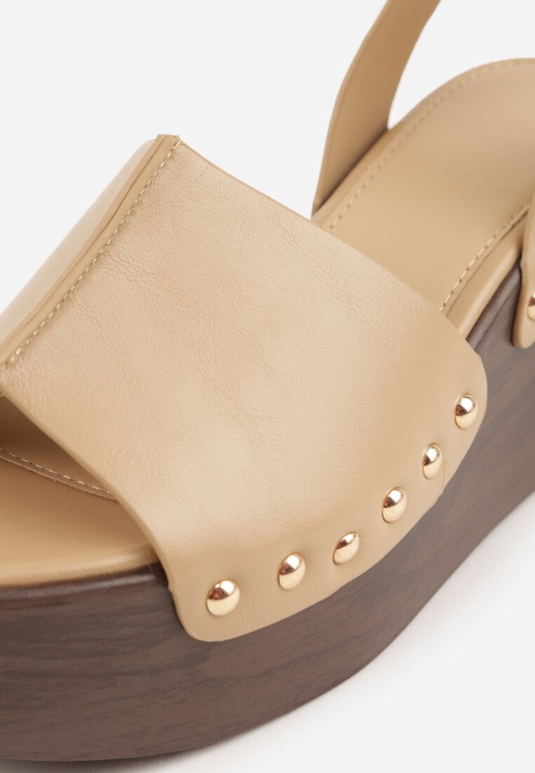 Ciemnobeżowe Sandały na Platformie i Koturnie z Nitami po Bokach Zaehesh