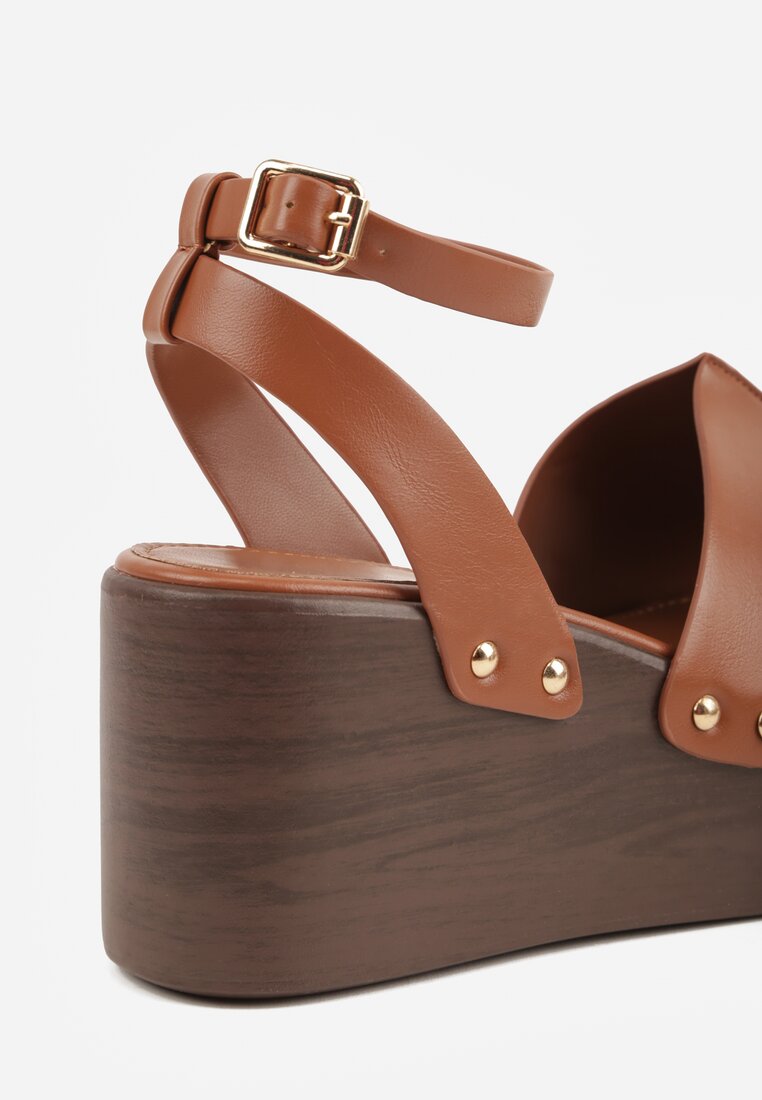 Brązowe Sandały na Platformie i Koturnie z Nitami po Bokach Zaehesh