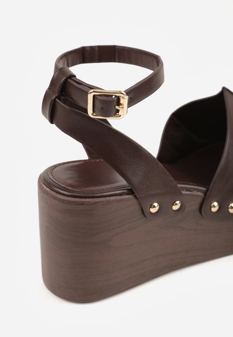 Ciemnobrązowe Sandały na Platformie i Koturnie z Nitami po Bokach Zaehesh