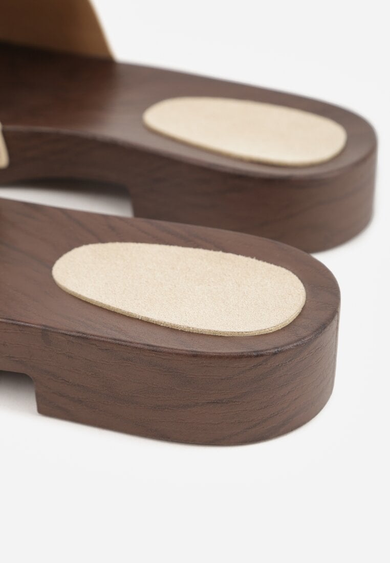 Beżowe Klapki z Nitami po Bokach Xerxathan