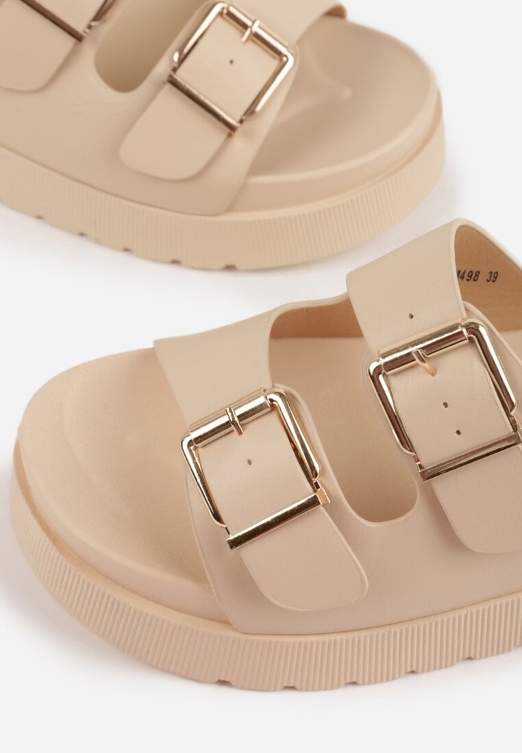 Beżowe Klapki na Platformie Ozdobione Metalicznymi Klamrami Galisiphe
