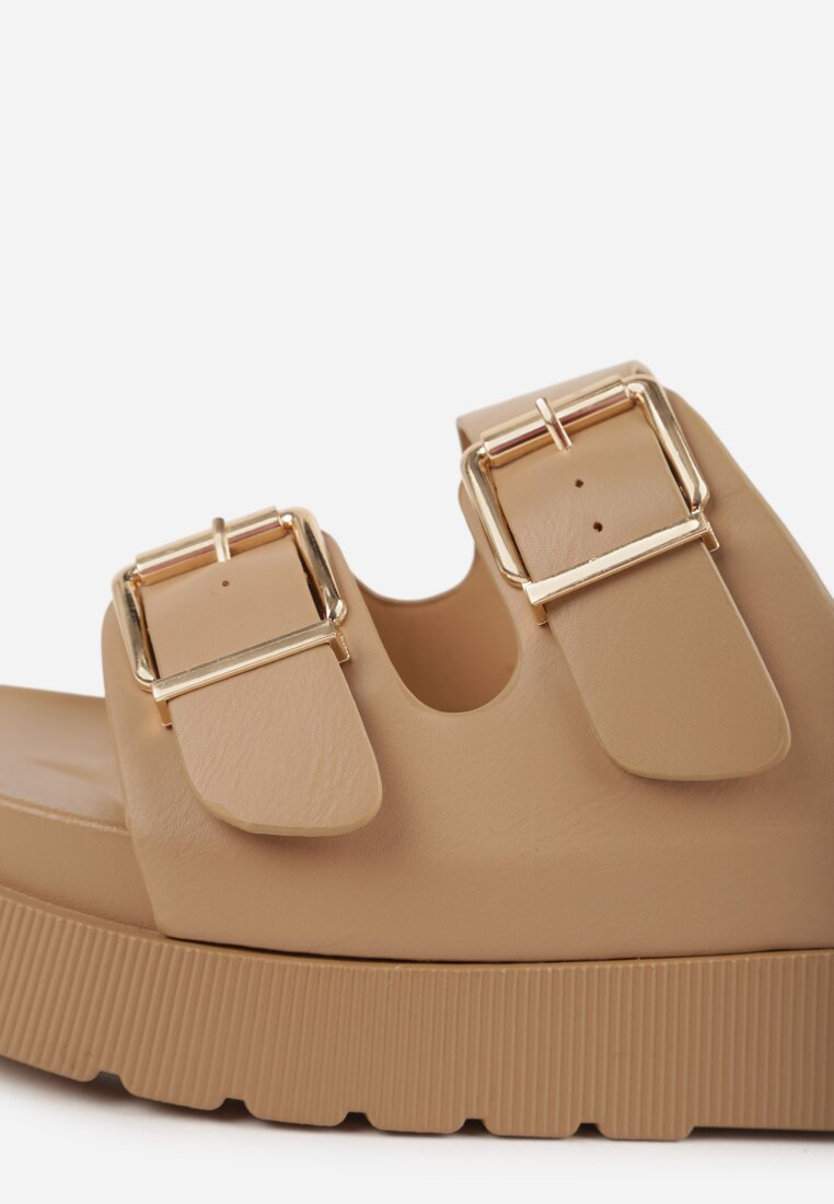 Ciemnobeżowe Klapki na Platformie Ozdobione Metalicznymi Klamrami Galisiphe