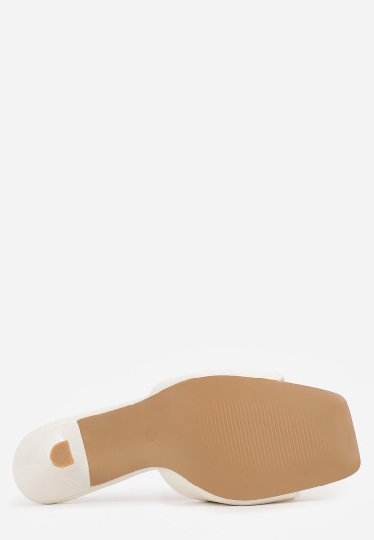 Białe Klapki na Szpilce Ozdobione Kwadratowym Noskiem Eudanassa