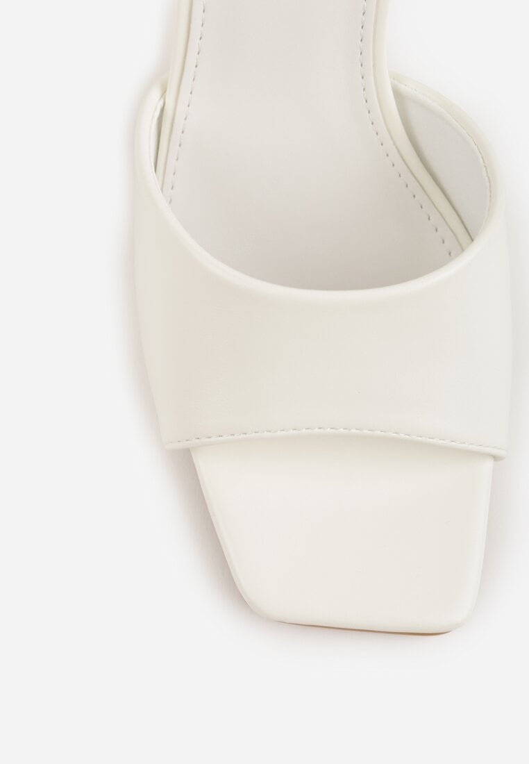 Białe Klapki na Szpilce Ozdobione Kwadratowym Noskiem Eudanassa