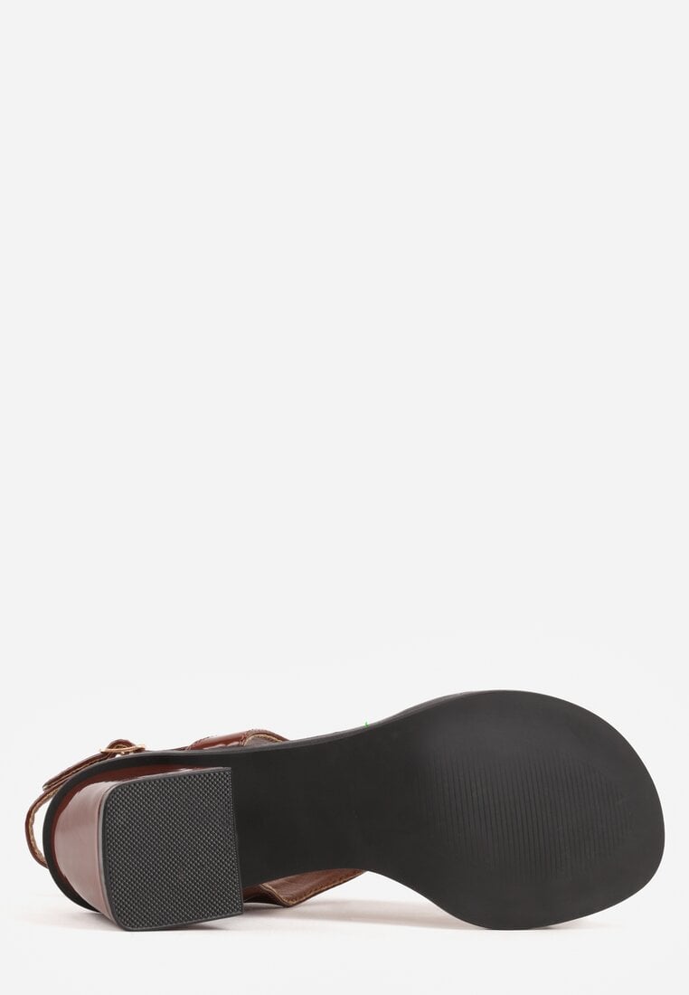 Brązowe Sandały w Stylu Japonek na Niskim Słupku z Aplikacją Fyreltarish