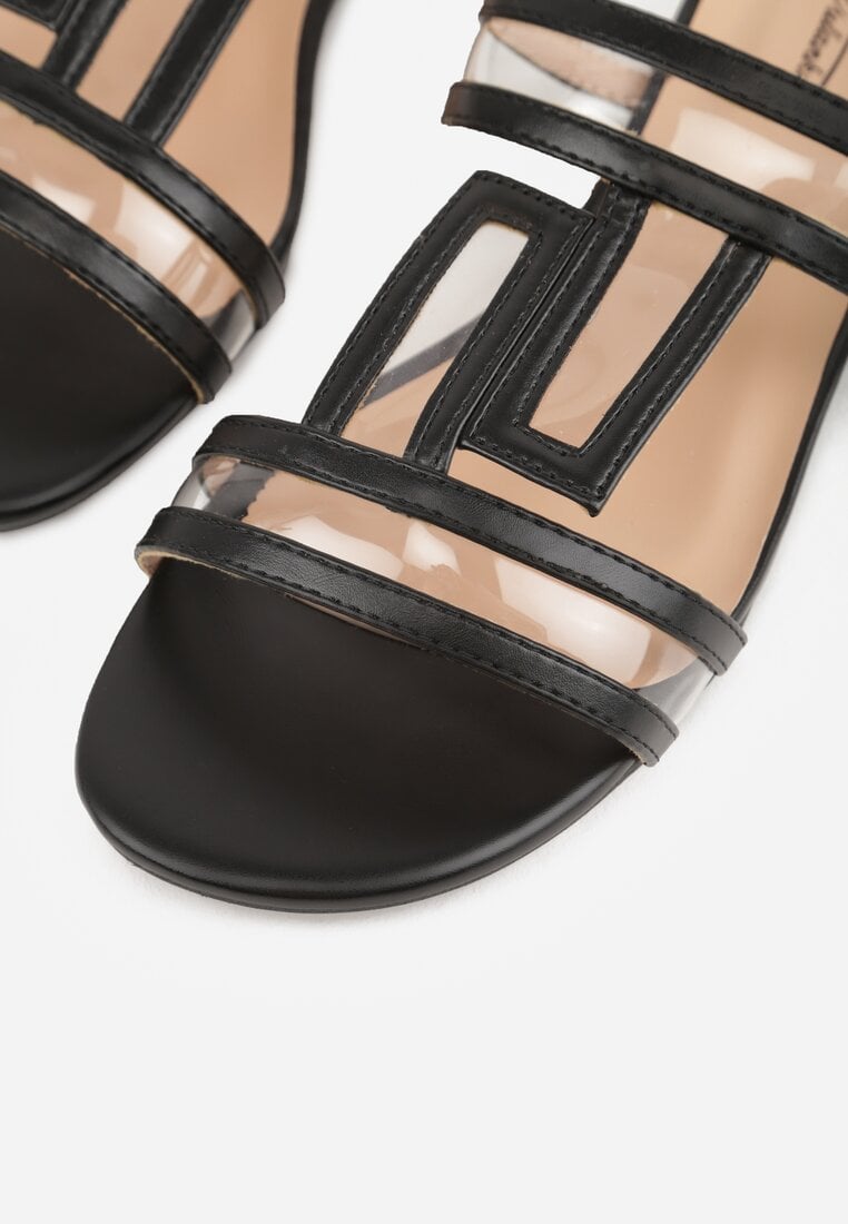 Czarne Klapki Ozdobione Geometrycznym Motywem Nysathei