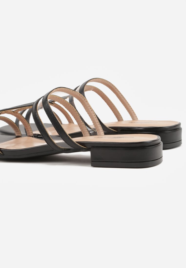 Czarne Klapki Ozdobione Geometrycznym Motywem Nysathei