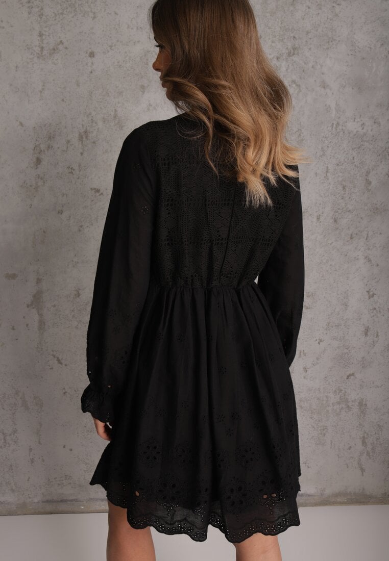 Czarna Rustykalna Sukienka z Bawełną Zdobiona Haftem i Ażurowymi Wycięciami Winlith