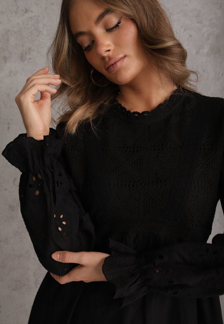 Czarna Rustykalna Sukienka z Bawełną Zdobiona Haftem i Ażurowymi Wycięciami Winlith