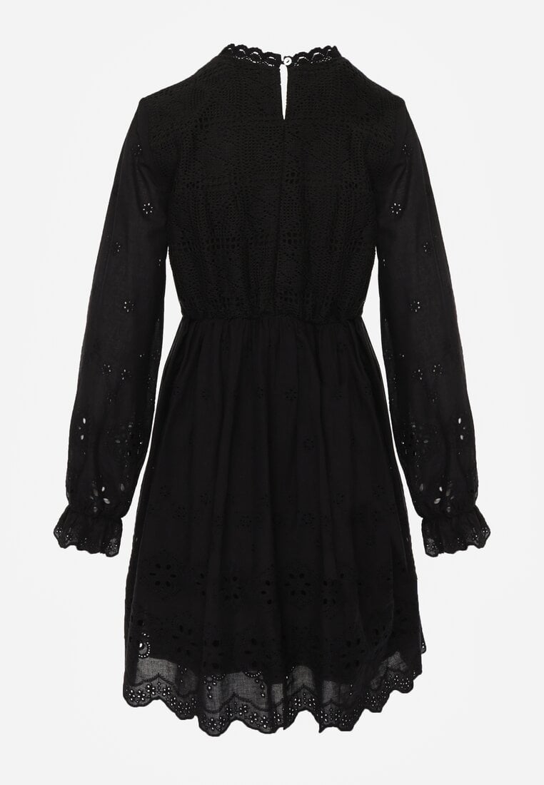 Czarna Rustykalna Sukienka z Bawełną Zdobiona Haftem i Ażurowymi Wycięciami Winlith