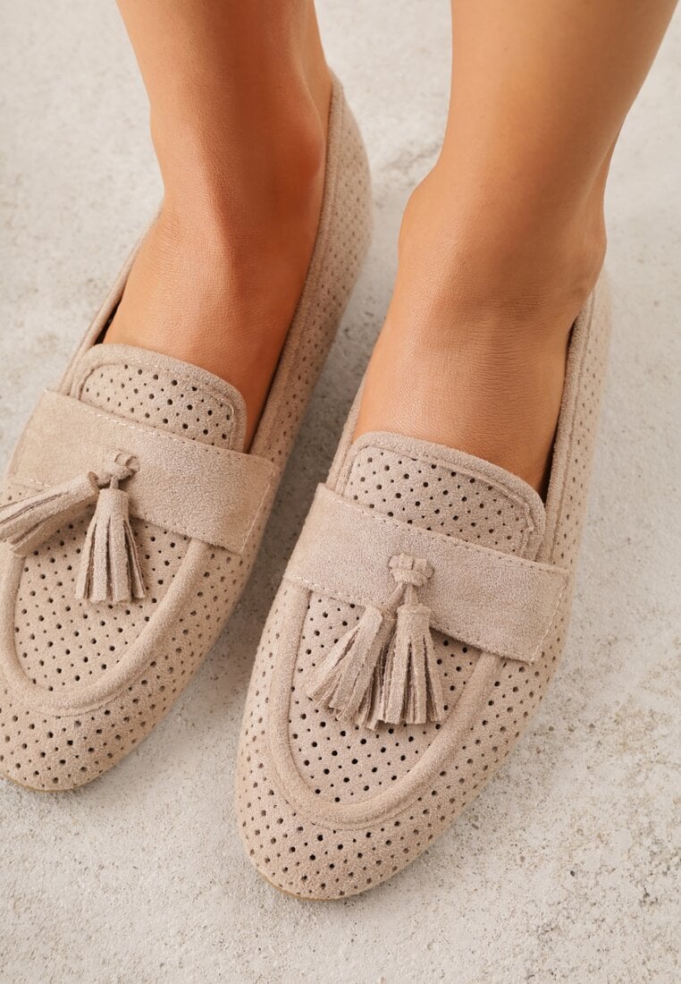 Beżowe Perforowane Mokasyny z Imitacji Zamszu Zdobione Frędzlami Vaeliane