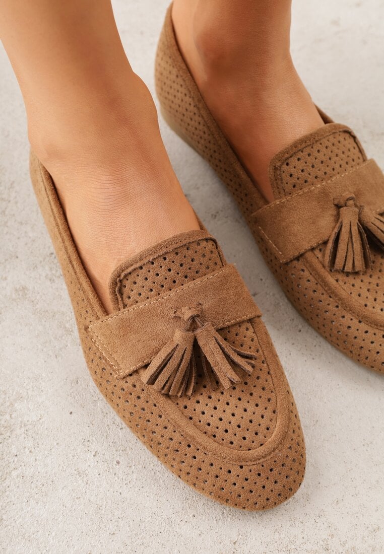 Jasnobrązowe Perforowane Mokasyny z Imitacji Zamszu Zdobione Frędzlami Vaeliane