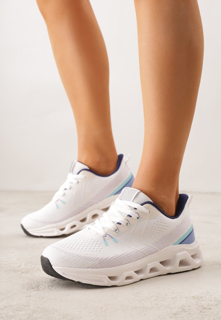 Białe Siateczkowe Buty Sportowe na Podeszwie z Otworami Quilvia