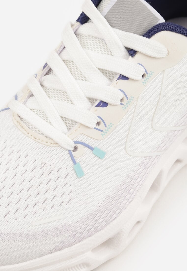 Białe Siateczkowe Buty Sportowe na Podeszwie z Otworami Quilvia