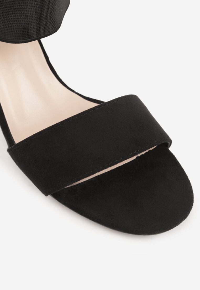 Czarne Sandały na Kwadratowym Słupku z Imitacji Zamszu Claudie