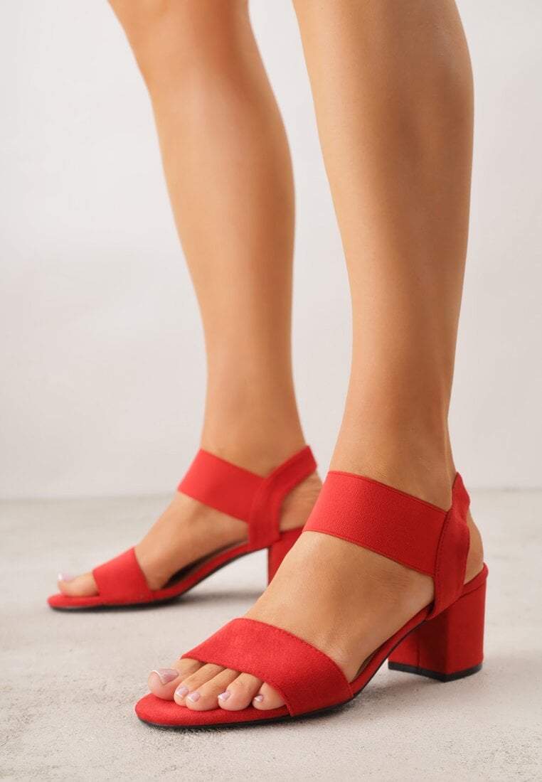 Czerwone Sandały na Kwadratowym Słupku z Imitacji Zamszu Claudie