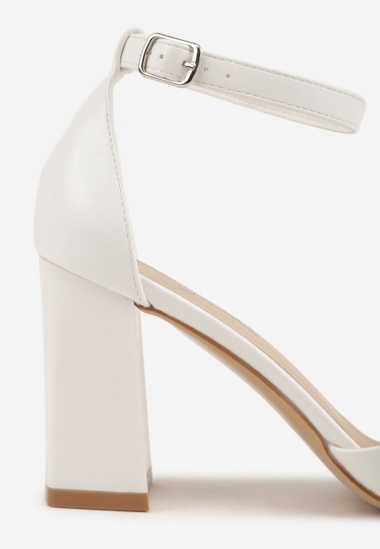 Białe Czółenka na Słupku w Klasycznym Stylu ze Szpiczastym Noskiem Zelelle