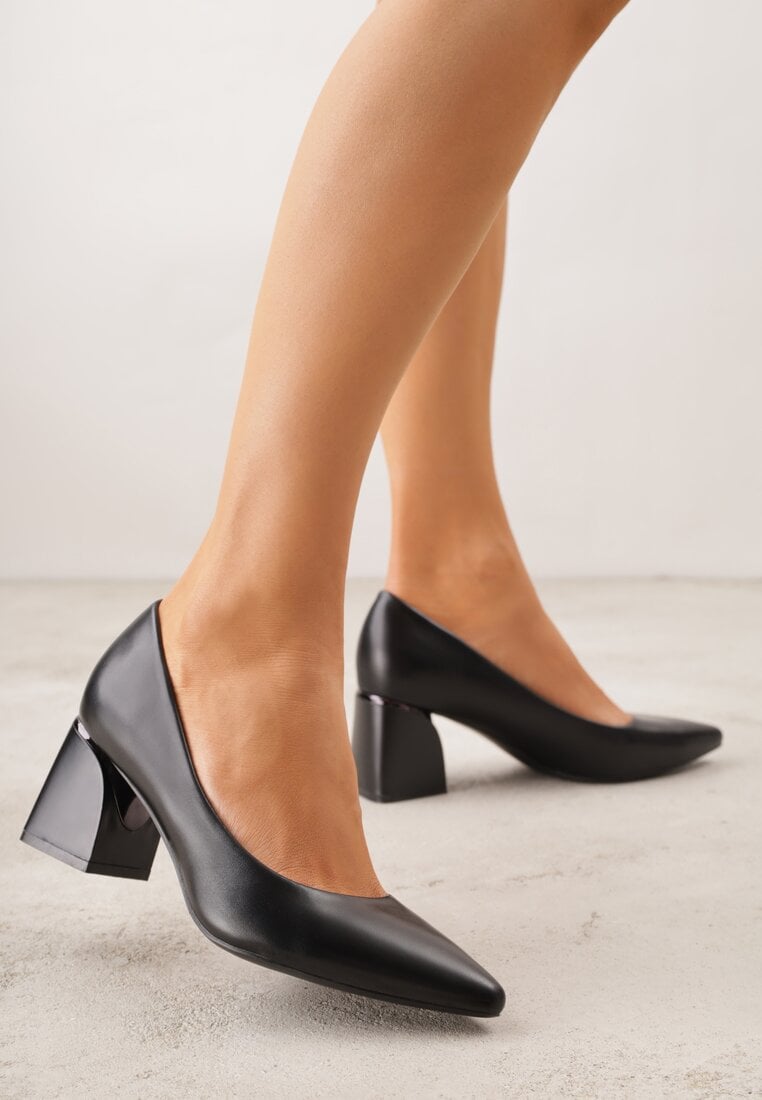 Czarne Czółenka na Stożkowym Słupku o Nicud