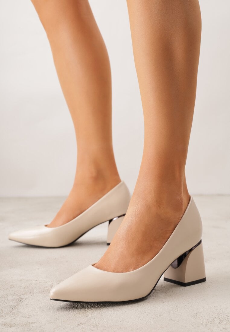 Beżowe Czółenka na Stożkowym Słupku o Nicud