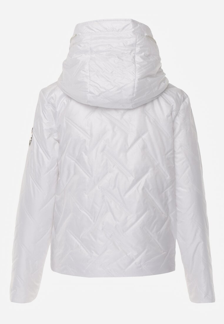 Biała Pikowana Kurtka z Nieodpinanym Kapturem z Ozdobną Naszywką Chloreris