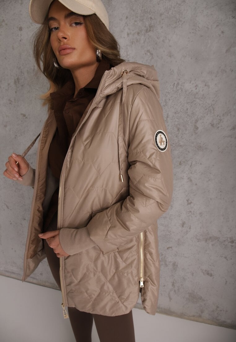 Brązowa Przejściowa Kurtka z Kapturem Pikowanymi Przeszyciami i Suwakami Kave