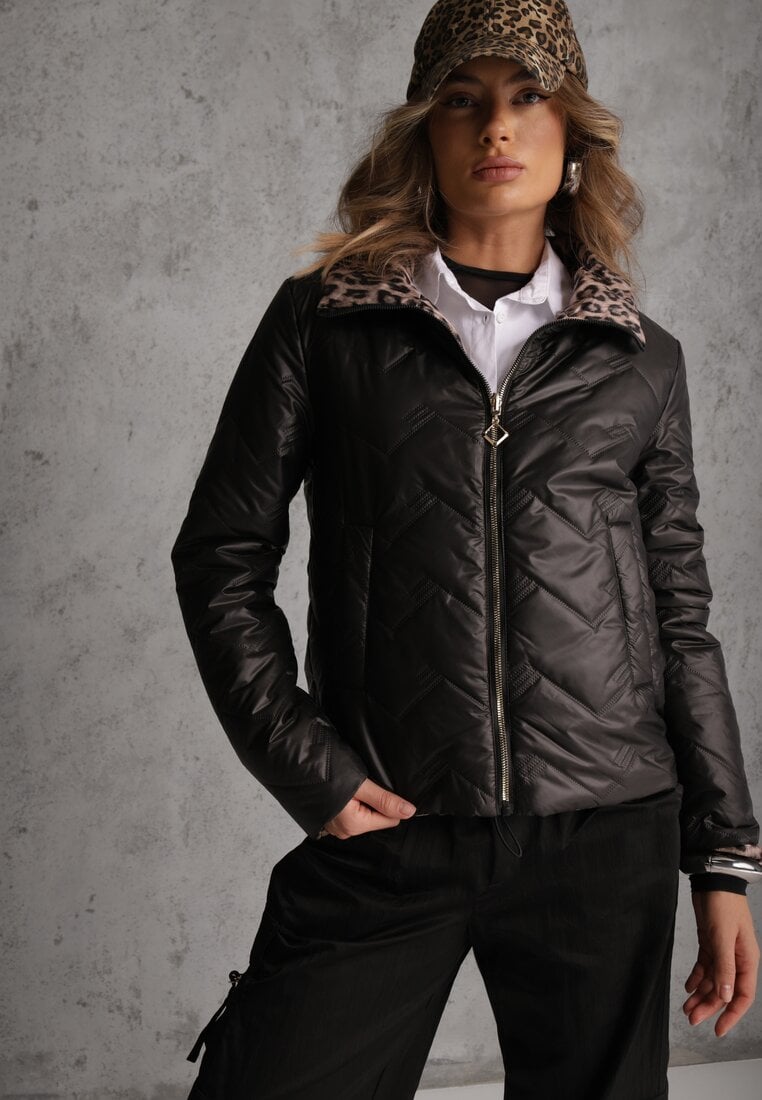 Czarna Pikowana Kurtka Dwustronna z Motywem Panterki i Naszywką Damike