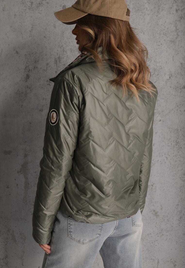 Zielona Pikowana Kurtka Dwustronna z Motywem Panterki i Naszywką Damike