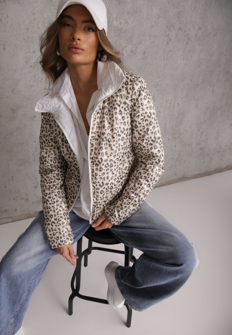 Biała Pikowana Kurtka Dwustronna z Motywem Panterki i Naszywką Damike