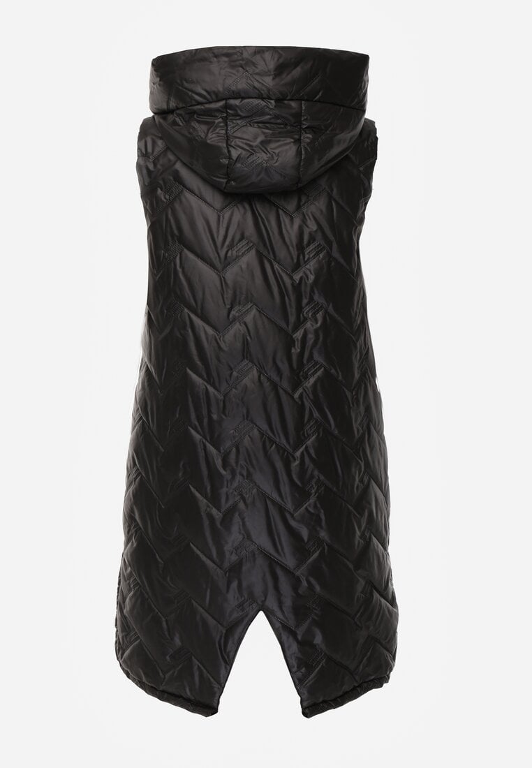 Czarna Długa Pikowana Kamizelka z Kapturem i Ozdobną Naszywką Mentape