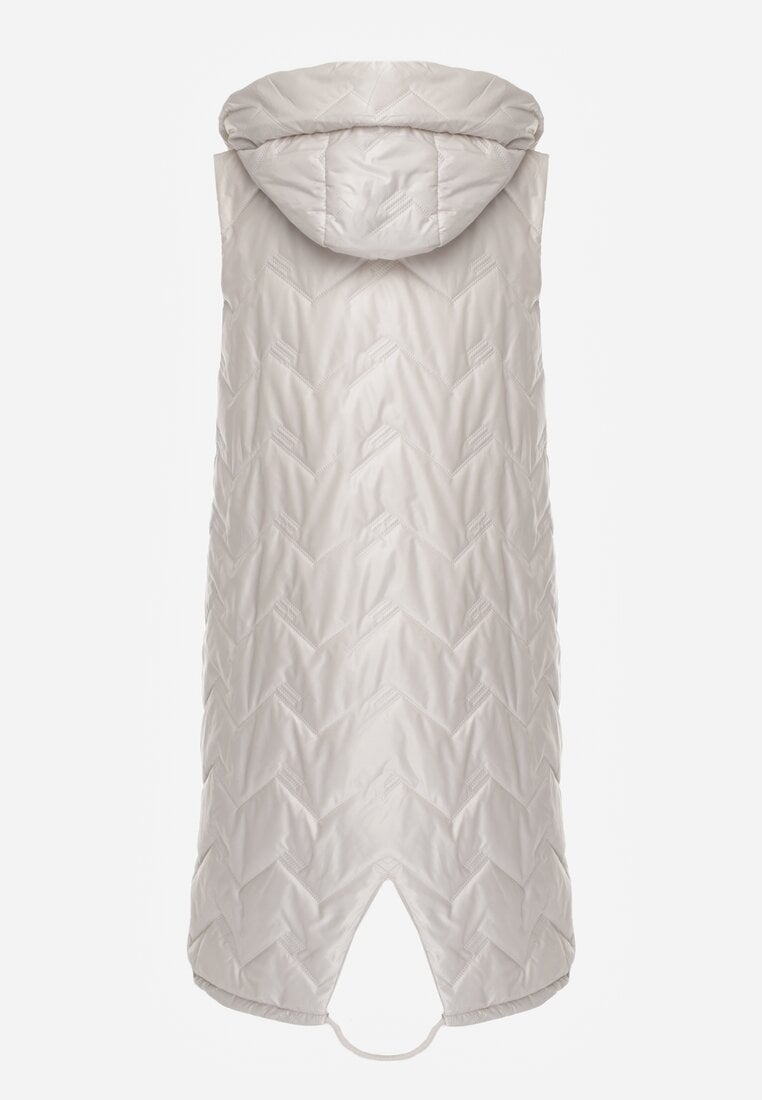 Jasnoszara Długa Pikowana Kamizelka z Kapturem i Ozdobną Naszywką Mentape