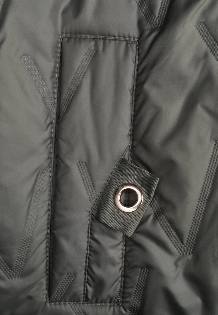 Zielona Długa Kurtka Parka Pikowana z Kapturem Ozdobiona Aplikacją Rossea