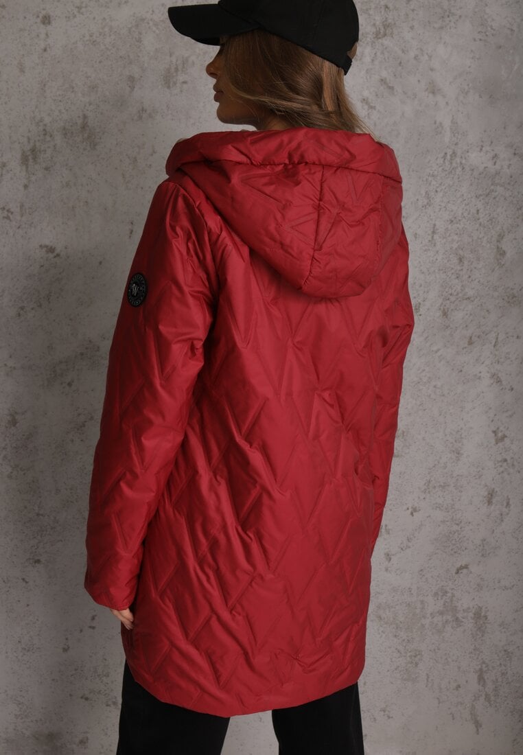 Czerwona Długa Kurtka Parka Pikowana z Kapturem Ozdobiona Aplikacją Rossea