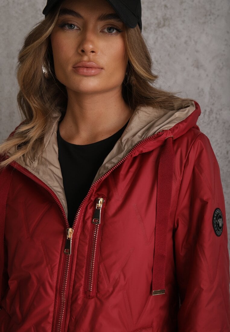 Czerwona Długa Kurtka Parka Pikowana z Kapturem Ozdobiona Aplikacją Rossea