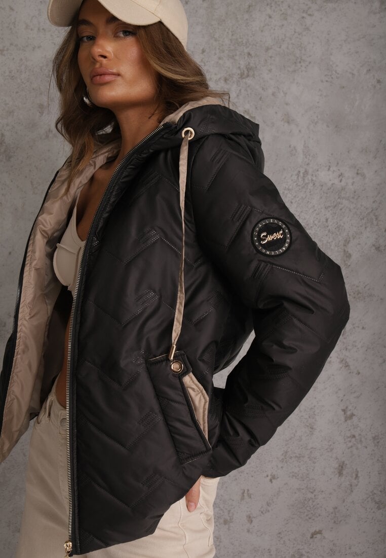 Czarna Kurtka Przejściowa z Pikowanymi Przeszyciami Kieszeniami i Kapturem Fliphe