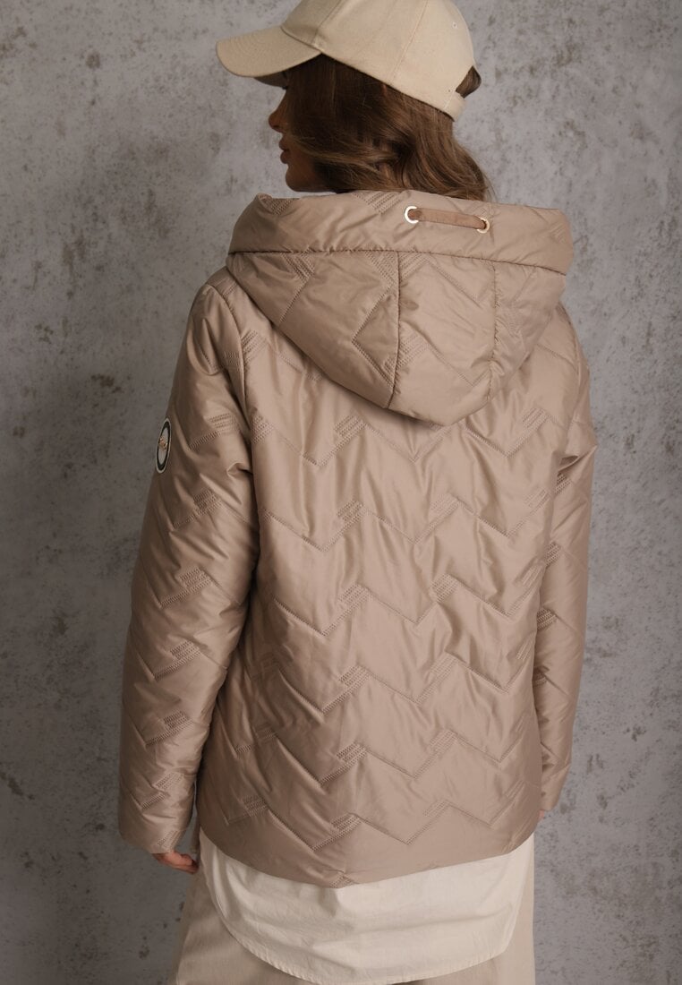 Brązowa Kurtka Przejściowa z Pikowanymi Przeszyciami Kieszeniami i Kapturem Fliphe